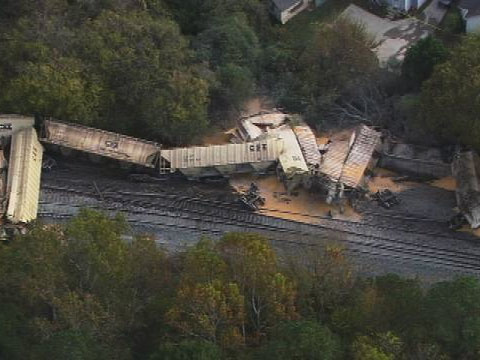 CSX train hauling grain derails in Cartersville, GA on November 5, 